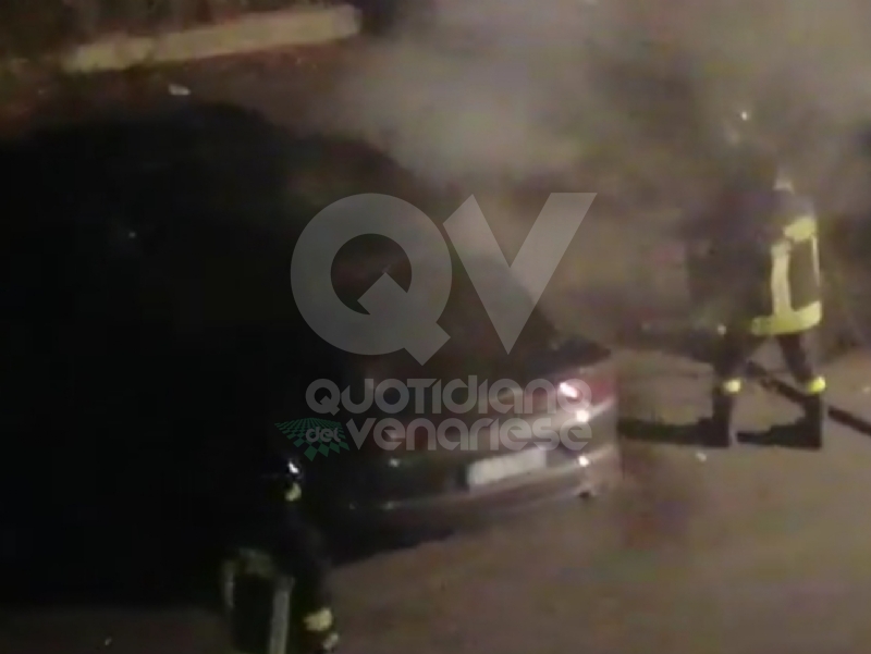 VENARIA - A fuoco un'auto in via Don Sapino: nuova firma del piromane?