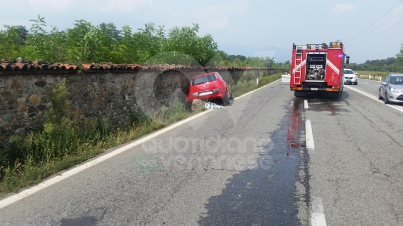 VENARIA INCIDENTE MORTALE - Perde il controllo dell'auto e si schianta contro il muro della Mandria - FOTO