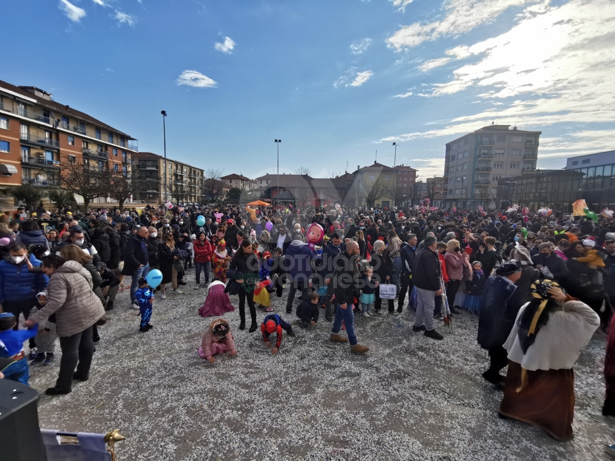 VENARIA - Colori, allegria, musica. Ma il Real Carnevale non dimentica l'Ucraina - FOTO