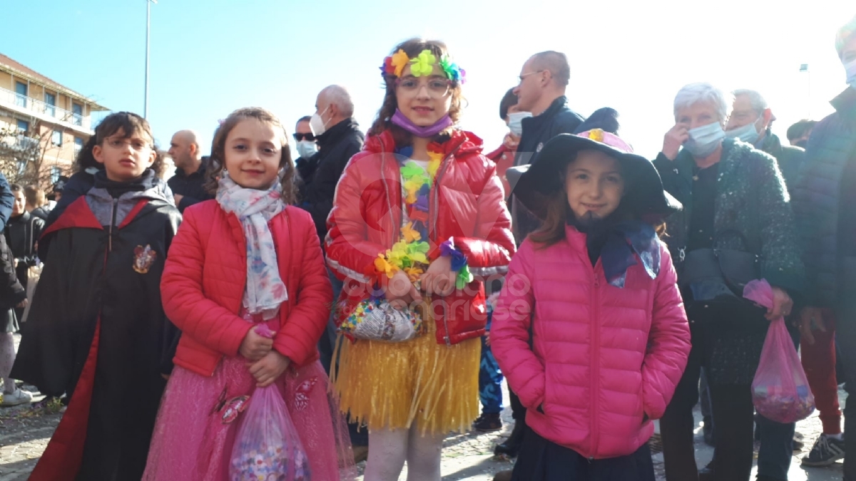 VENARIA - Colori, allegria, musica. Ma il Real Carnevale non dimentica l'Ucraina - FOTO