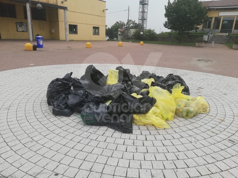 GIVOLETTO - Agenda 2030: guanti, pinze e sacchi per i giovani studenti per un ambiente pulito
