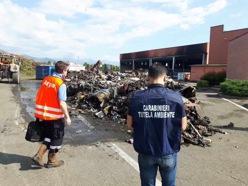 DRUENTO - Incendio al Cidiu: i carabinieri sequestrano trecento metri cubi di rifiuti - VIDEO