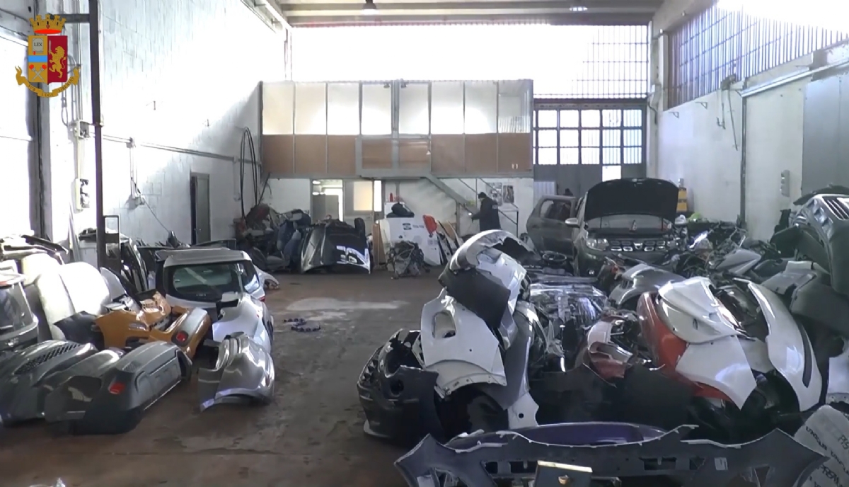 ALPIGNANO - Riciclaggio, ricettazione e furti di auto: la Polizia arresta 5 persone - FOTO E VIDEO