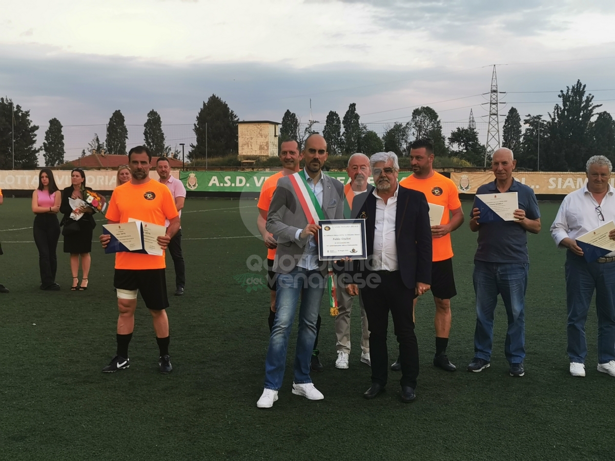 VENARIA - Memorial Pavanello, 4-4 fra Vecchie Glorie e Amministratori: ma vince la solidarietà - FOTO