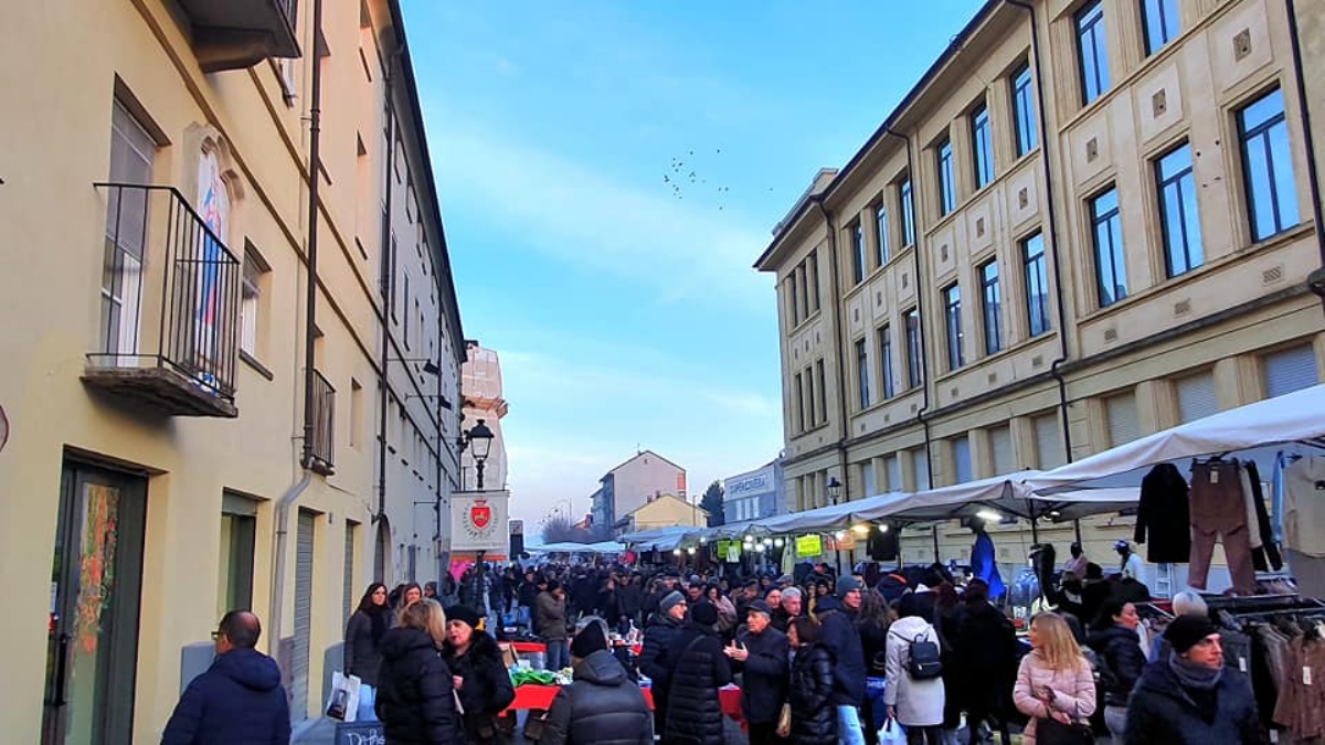 VENARIA - Ancora un successo per il «Crocetta Più», tra saldi e l'inizio del Carnevale - FOTO