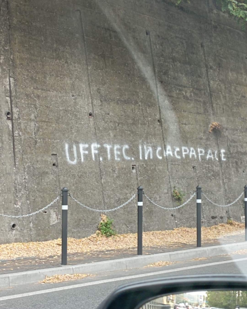ALPIGNANO - Sulla ex provinciale 178 scritte contro sindaco e ufficio tecnico - FOTO