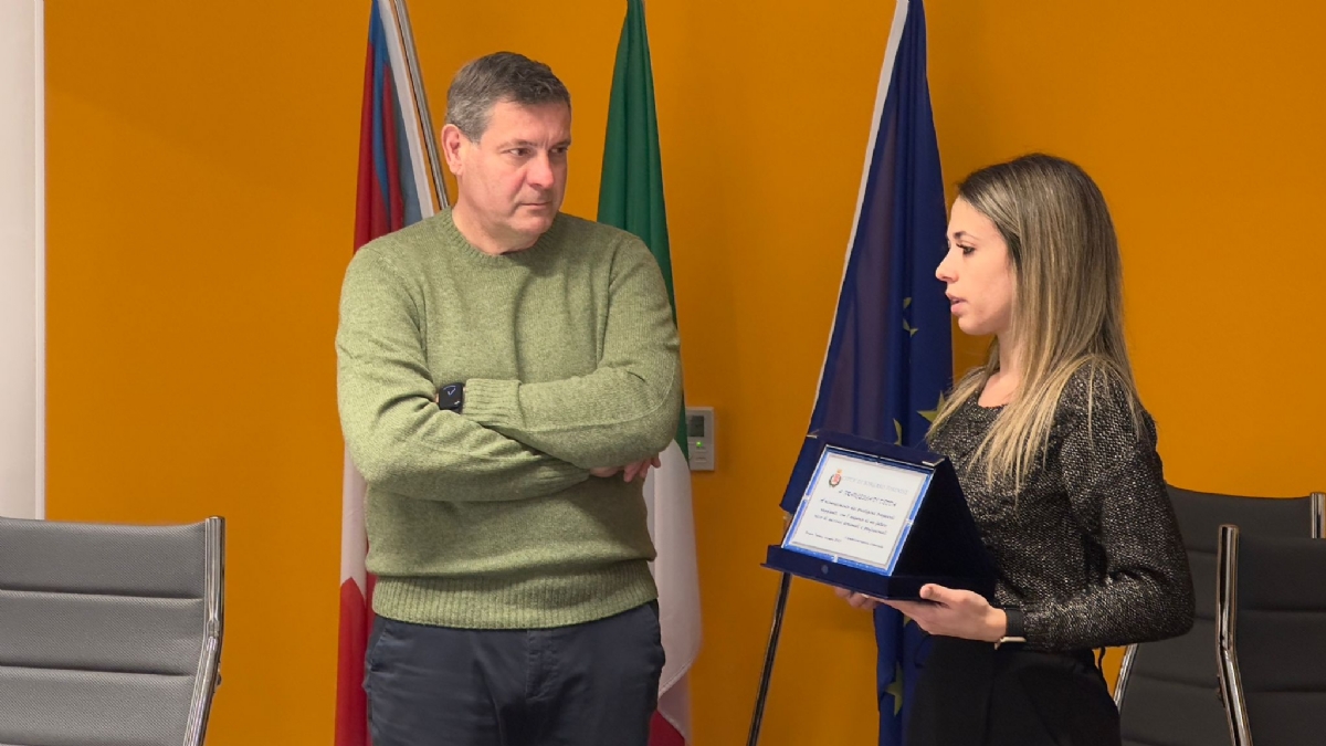BORGARO - Gabriella Pistura, Francesca Di Dedda e Christian Mancino premiati in Comune - FOTO