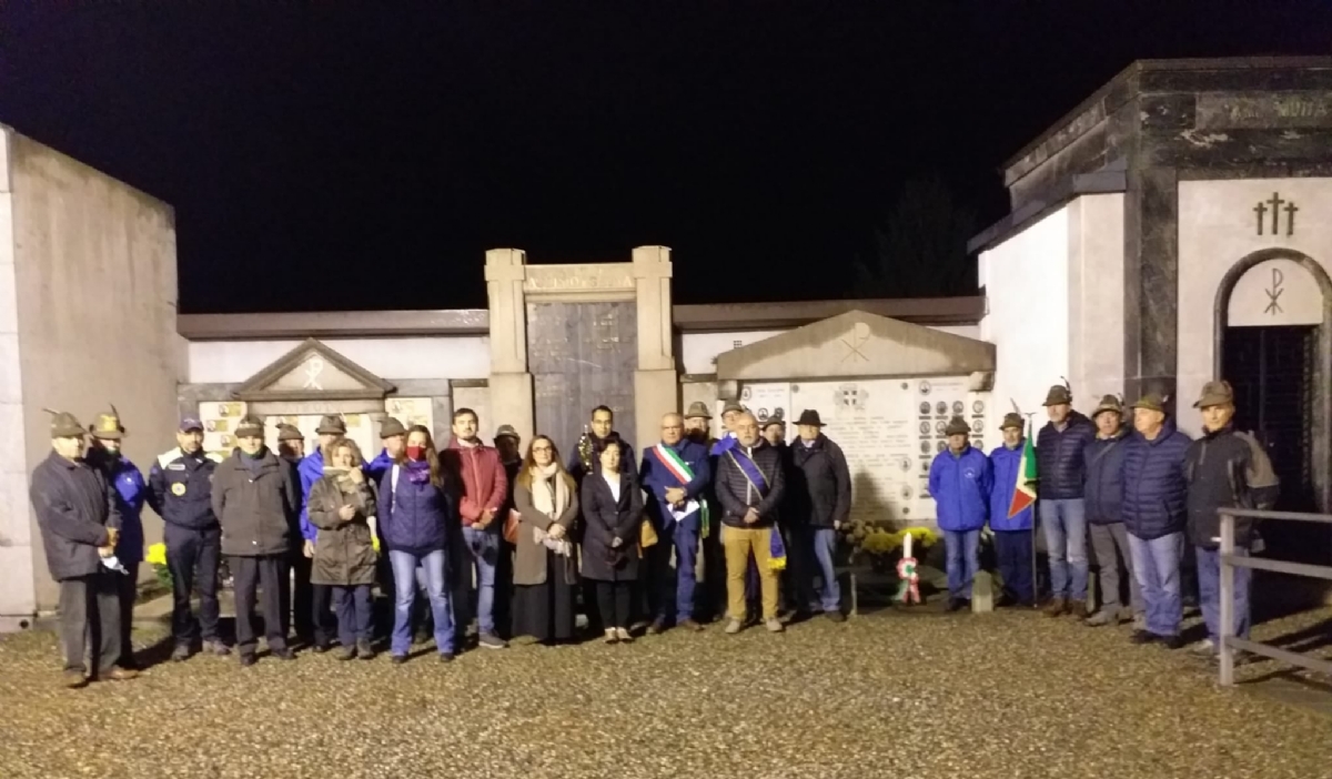 DRUENTO - Un cero acceso al cimitero: iniziate le celebrazioni del 4 Novembre e del Milite Ignoto