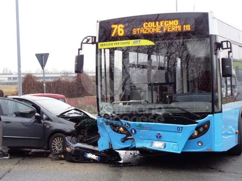 GRUGLIASCO - Incidente in corso Torino: scontro bus-Fiat Punto, una persona ferita - FOTO