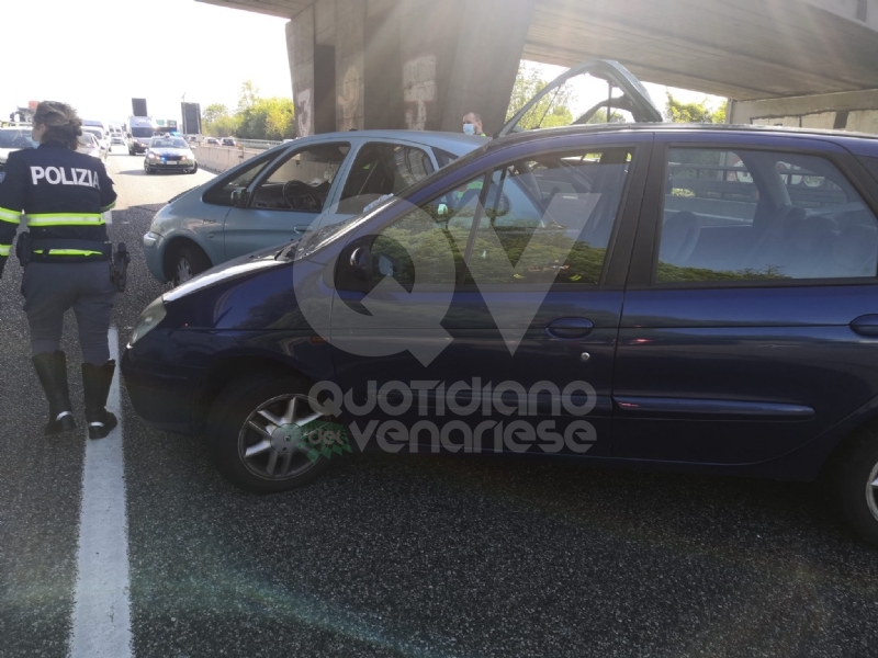 TANGENZIALE TORINO - Incidente a Collegno: tre auto coinvolte, tre feriti e traffico in tilt - FOTO