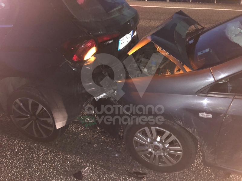 COLLEGNO - Tamponamento in tangenziale: tre auto coinvolte e quattro feriti - FOTO