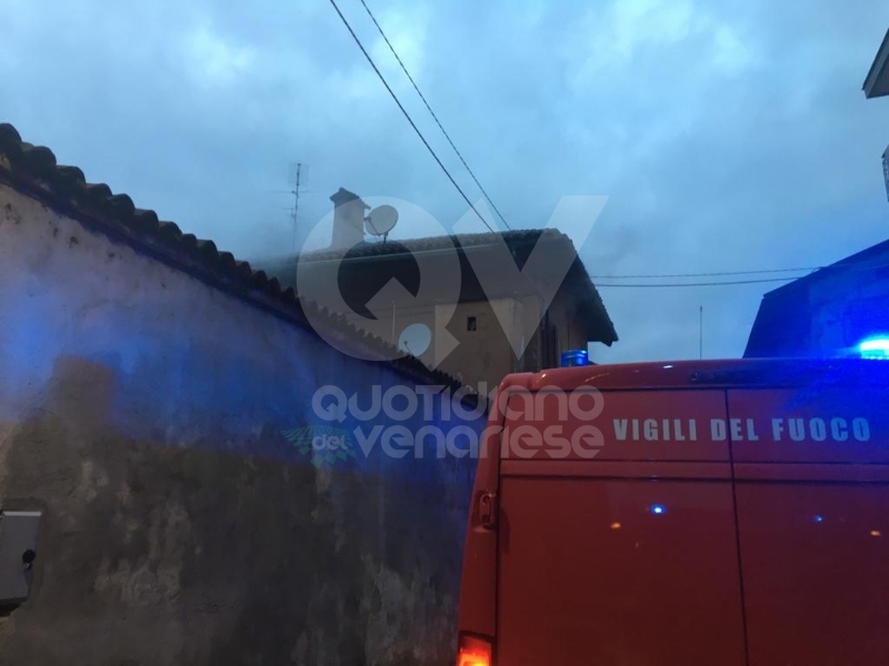 CASELLE - La lavatrice va in corto: alloggio distrutto dalle fiamme in via Gibellini - FOTO