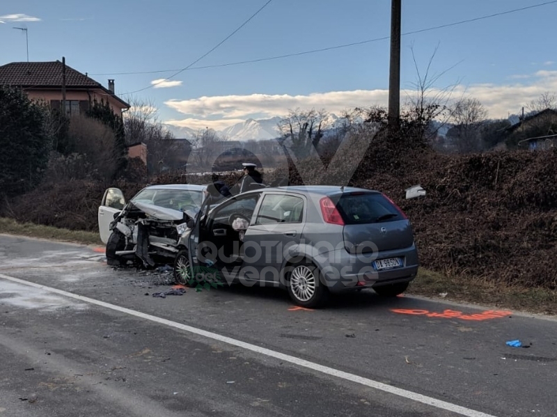 RIVOLI - Perde il controllo dell'auto e finisce contro un'altra macchina: morto