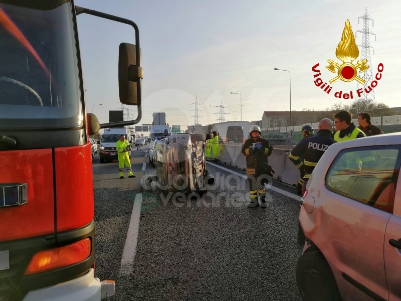 RIVOLI - Incidente in tangenziale, auto ribaltata: coinvolta attaccante della Juventus femminile
