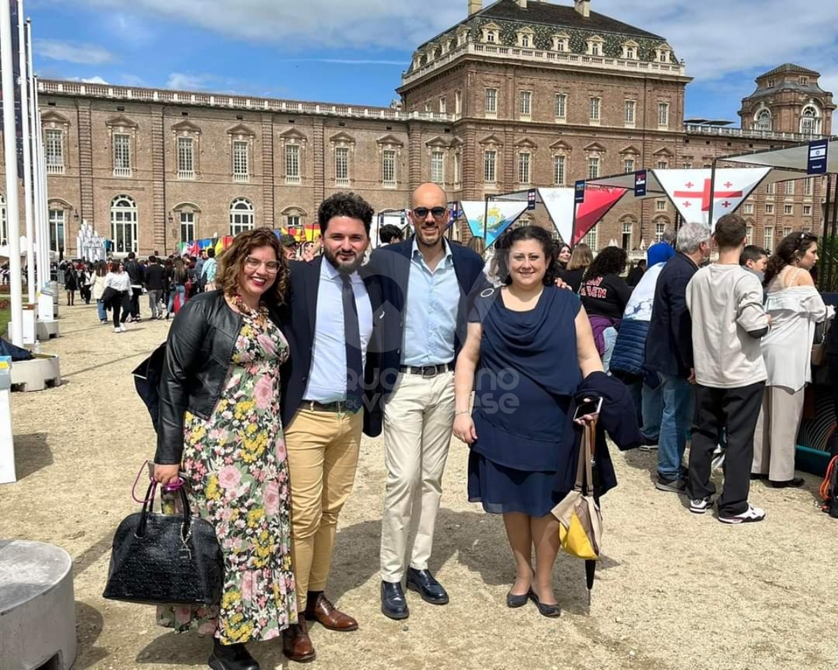 VENARIA - Eurovision, grande festa in città per il «Turquoise Carpet»: la passerella dei cantanti in gara - FOTO