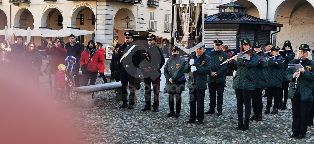 VENARIA - I Vigili del Fuoco omaggiano l'Immacolata in piazza Annunziata - FOTO