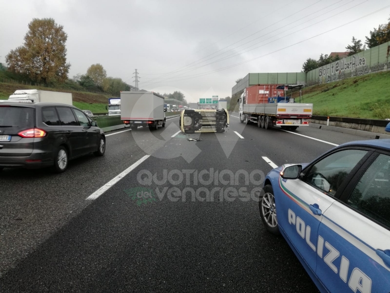 VENARIA - Incidente in tangenziale, donna ferita e lunghe code