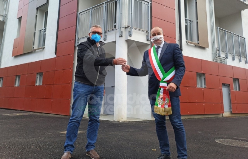 COLLEGNO - Consegnata al Comune la palazzina Atc di via Leopardi: 32 nuovi alloggi