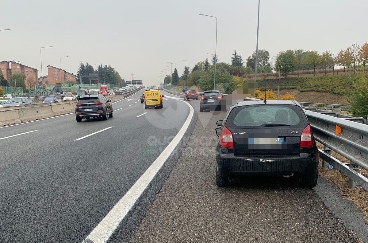 INCIDENTE IN TANGENZIALE A RIVOLI - Scontro fra due auto: feriti e forti disagi