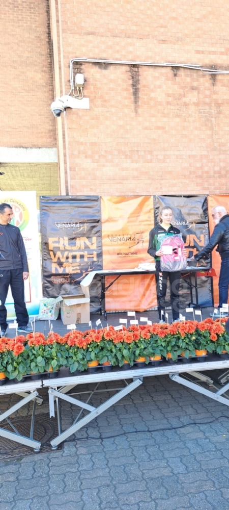 VENARIA - Una marea di gente per la «StraVenaria» e la «21 Reale» - FOTO E VIDEO