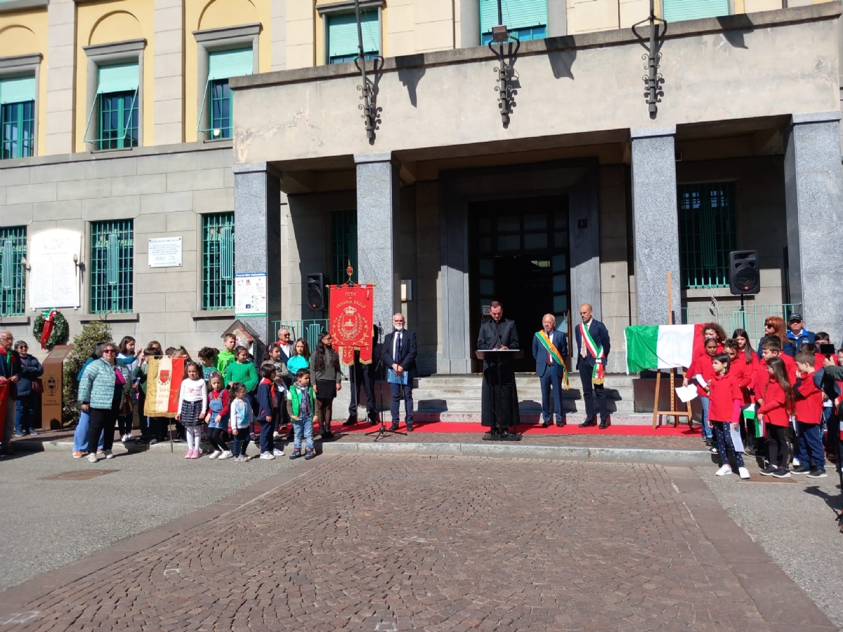 VENARIA - 25 APRILE: Bambini protagonisti alle celebrazioni per la Liberazione - FOTO