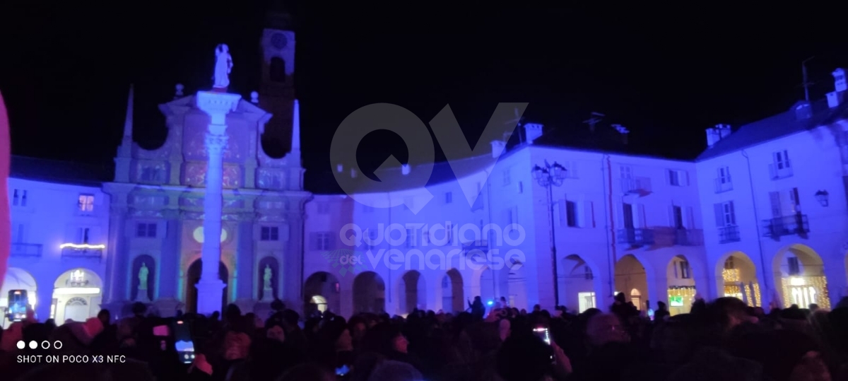 VENARIA - Luci accese, cori gospel, bambini dell'IC 1 protagonisti: via al Natale di «Immaginaria» - FOTO E VIDEO