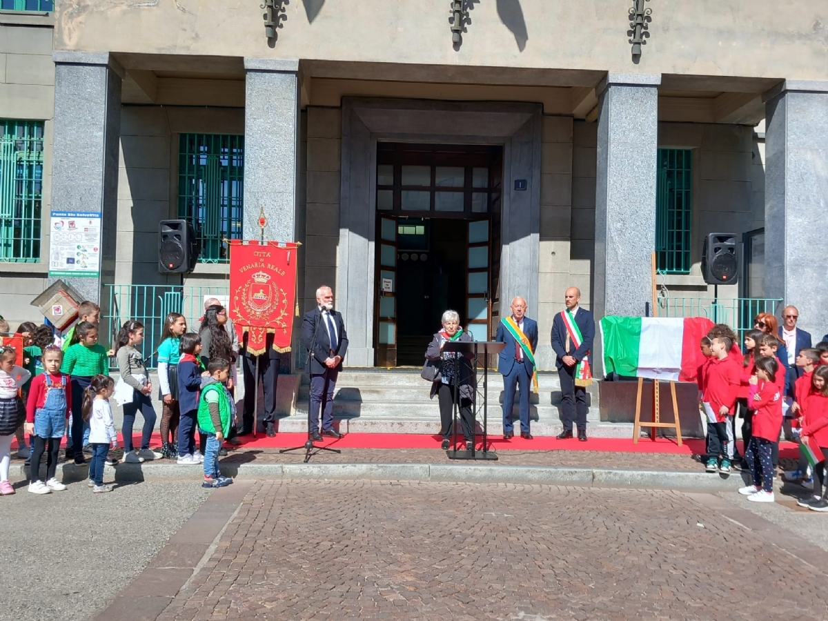 VENARIA - 25 APRILE: Bambini protagonisti alle celebrazioni per la Liberazione - FOTO