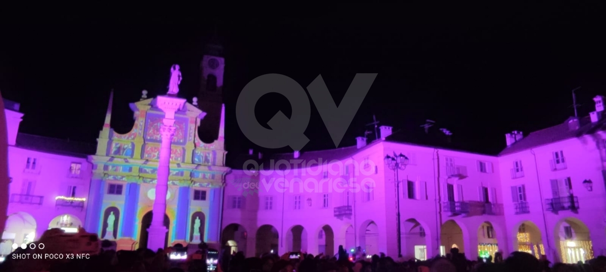VENARIA - Luci accese, cori gospel, bambini dell'IC 1 protagonisti: via al Natale di «Immaginaria» - FOTO E VIDEO