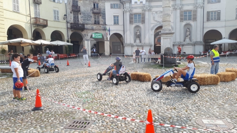 VENARIA - Va alla squadra del Polo Nord il «Mini Palio dei Borghi» - FOTO