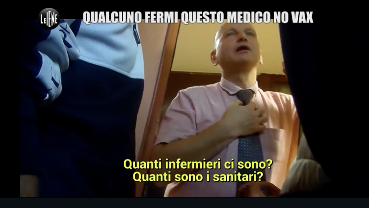 BORGARO - «Le Iene» nello studio del dottor Delicati: «Non mi curo di loro e vado avanti» - FOTO