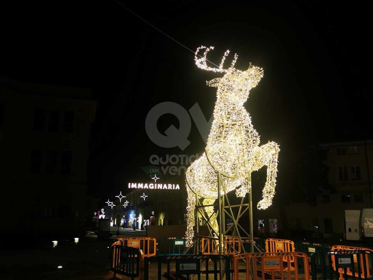 VENARIA - Luci accese, cori gospel, bambini dell'IC 1 protagonisti: via al Natale di «Immaginaria» - FOTO E VIDEO