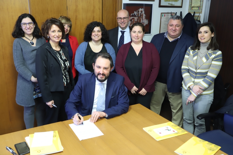 ZONA OVEST - Sette Comuni firmano a Grugliasco il «Patto della Legalità»