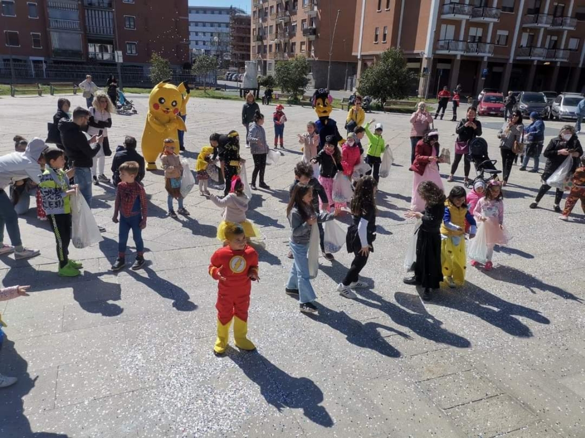BORGARO - Tra Carnevale e Primavera, grande festa in piazza della Repubblica - FOTO