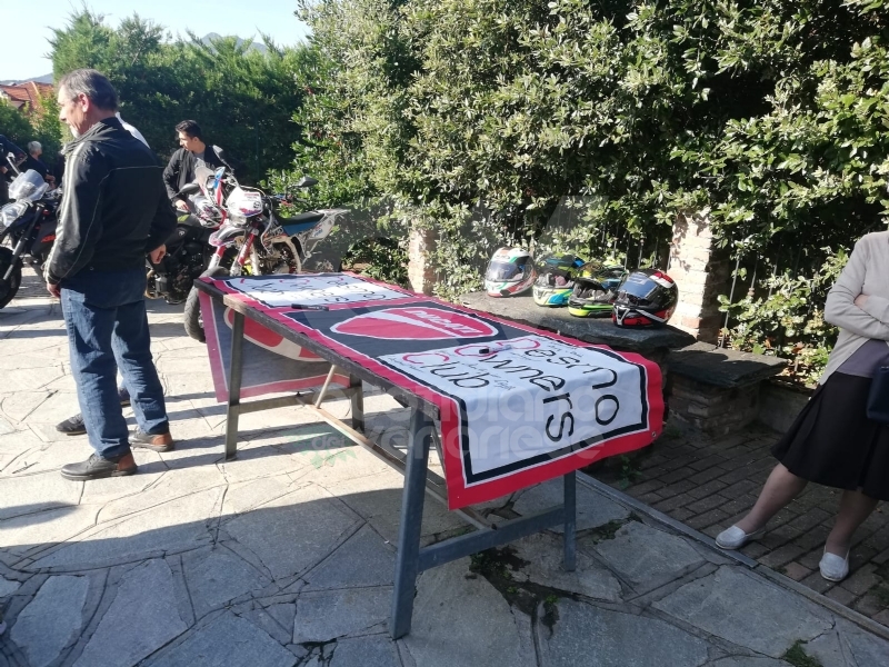 GIVOLETTO - Un rombo di motori per l'ultimo saluto ad Andrea Mandrini
