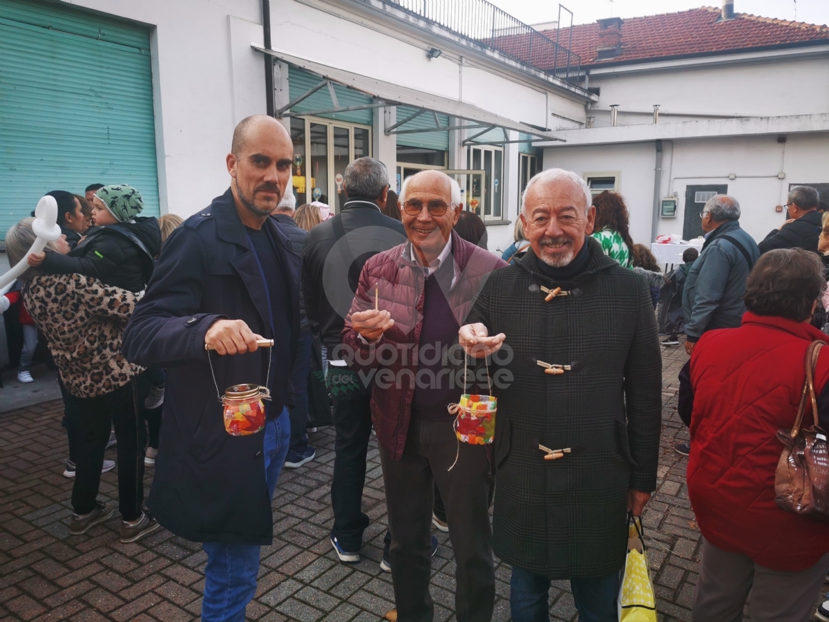VENARIA - Le «Lanterne di San Martino»: protagonisti i bimbi dell'Asilo di Altessano - FOTO