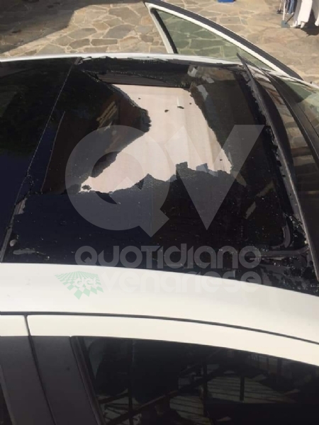TORINO-BORGARO - Sassi contro una Fiat 500 in transito lungo la tangenziale: conducente ferito