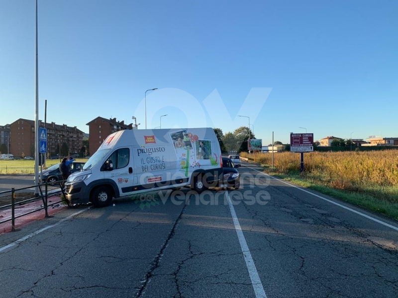 BORGARO - Scontro furgone-auto lungo la provinciale 2: disagi ma nessun ferito - FOTO
