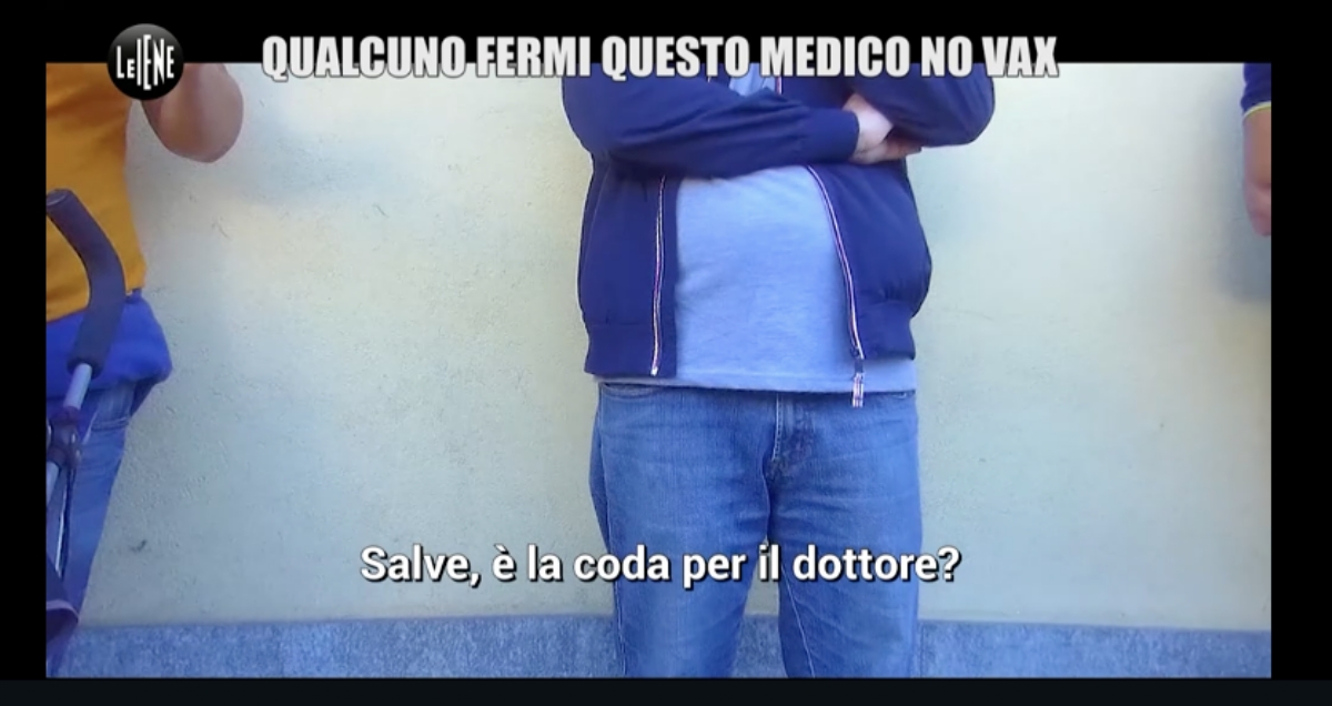 BORGARO - «Le Iene» nello studio del dottor Delicati: «Non mi curo di loro e vado avanti» - FOTO