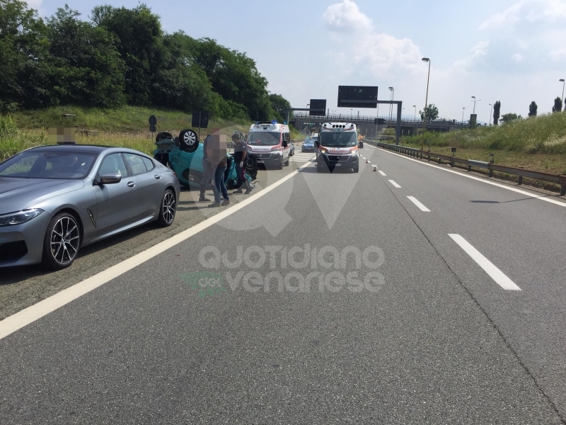 INCIDENTE IN TANGENZIALE - Scontro fra tre auto: coppia di Grugliasco finisce in ospedale