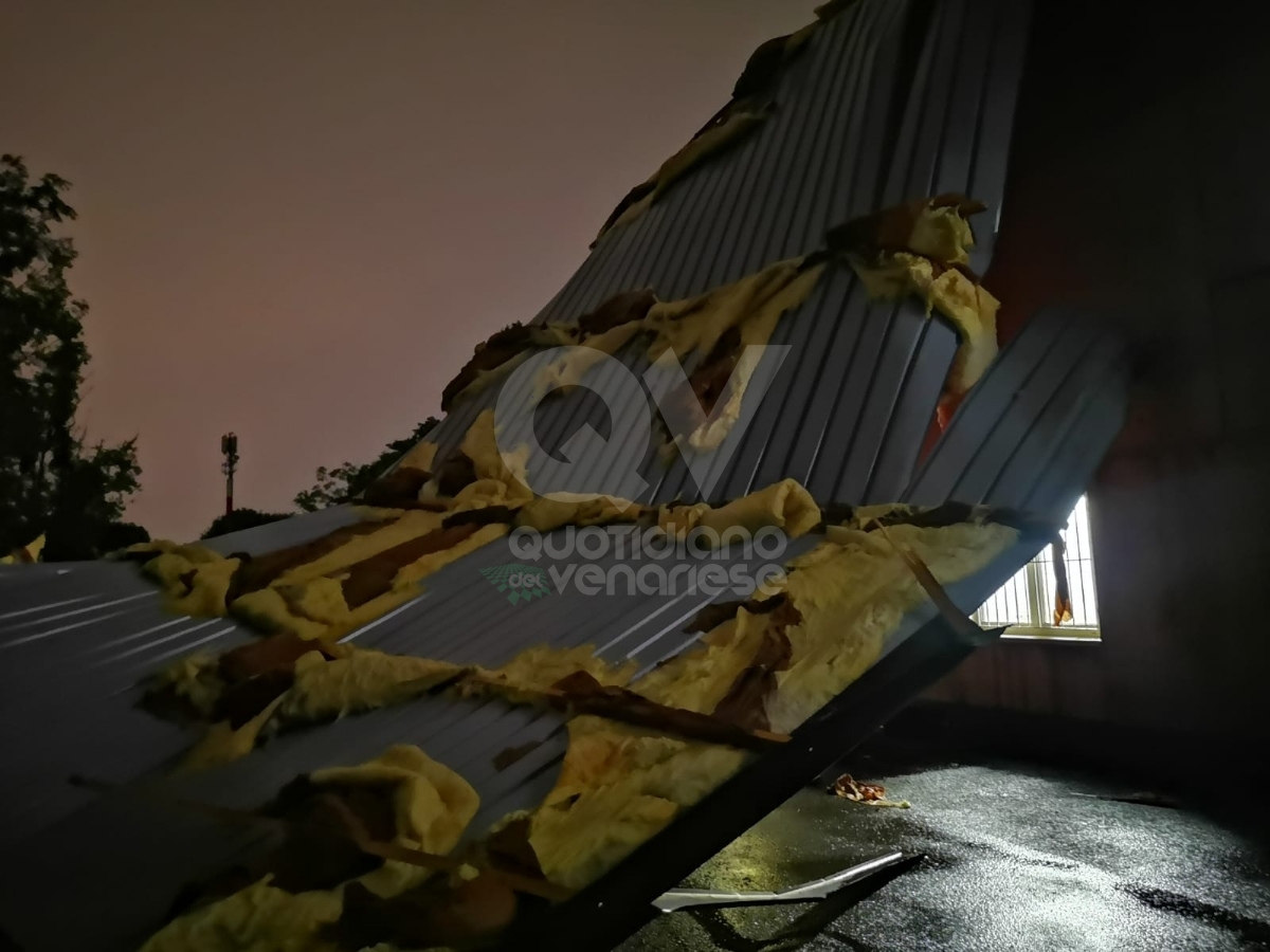MALTEMPO A COLLEGNO - Chiusi alcuni accessi del cimitero, danni al Campo Volo e a Villa Licia - FOTO