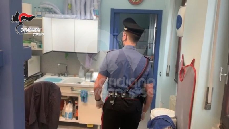 VENARIA - Studio dentistico abusivo: i carabinieri denunciano tre persone - FOTO E VIDEO