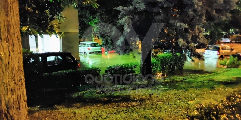 MALTEMPO - Tappeti di grandine, strade, cantine e garage allagati - FOTO