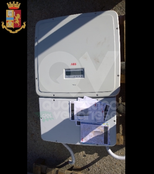 RIVOLI - Furgone abbandonato in tangenziale: all'interno 51 pannelli fotovoltaici, rubati