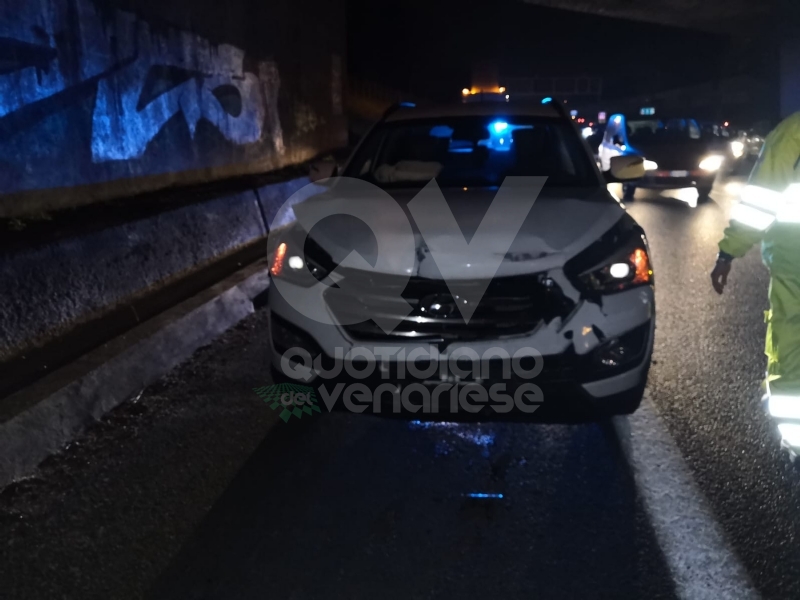 COLLEGNO - Scontro fra un carro attrezzi e una Megane: due feriti, tra cui un 44enne di Venaria