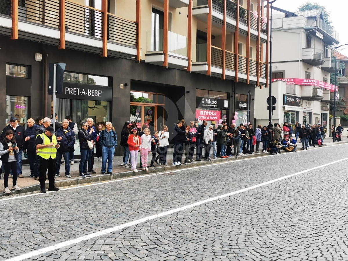 GIRO D'ITALIA A RIVOLI - Vince Denz: per la città una giornata indimenticabile - FOTO E VIDEO