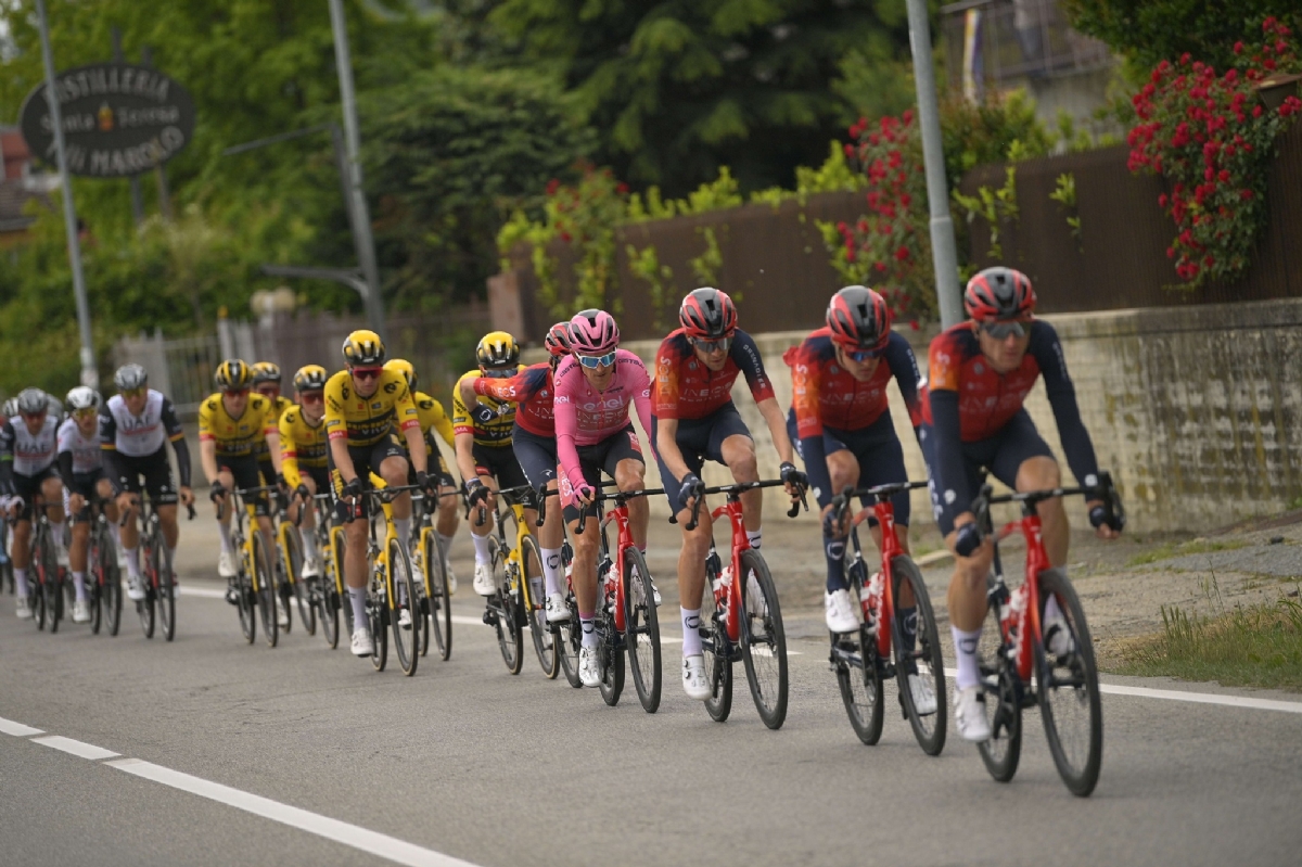 GIRO D'ITALIA A RIVOLI - Vince Denz: per la città una giornata indimenticabile - FOTO E VIDEO