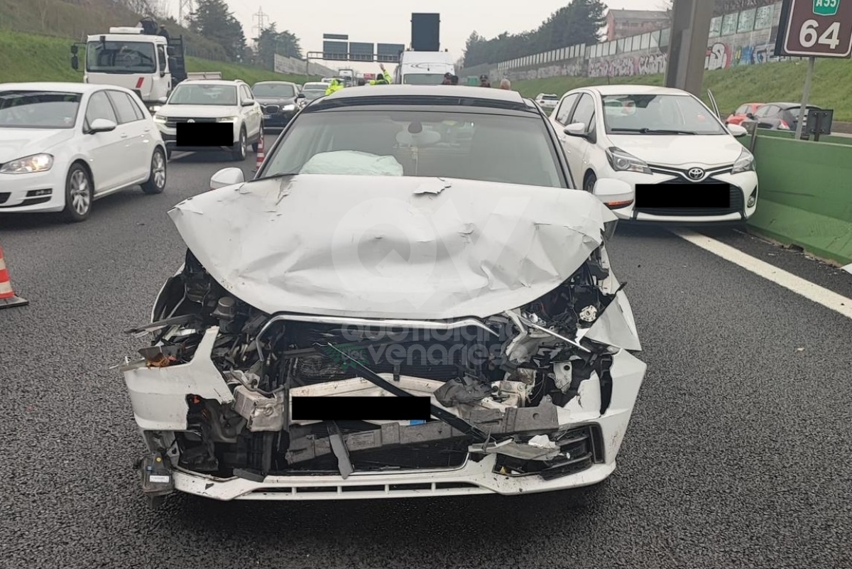 INCIDENTI IN TANGENZIALE A COLLEGNO E RIVOLI - Sei veicoli coinvolti, tre feriti - FOTO