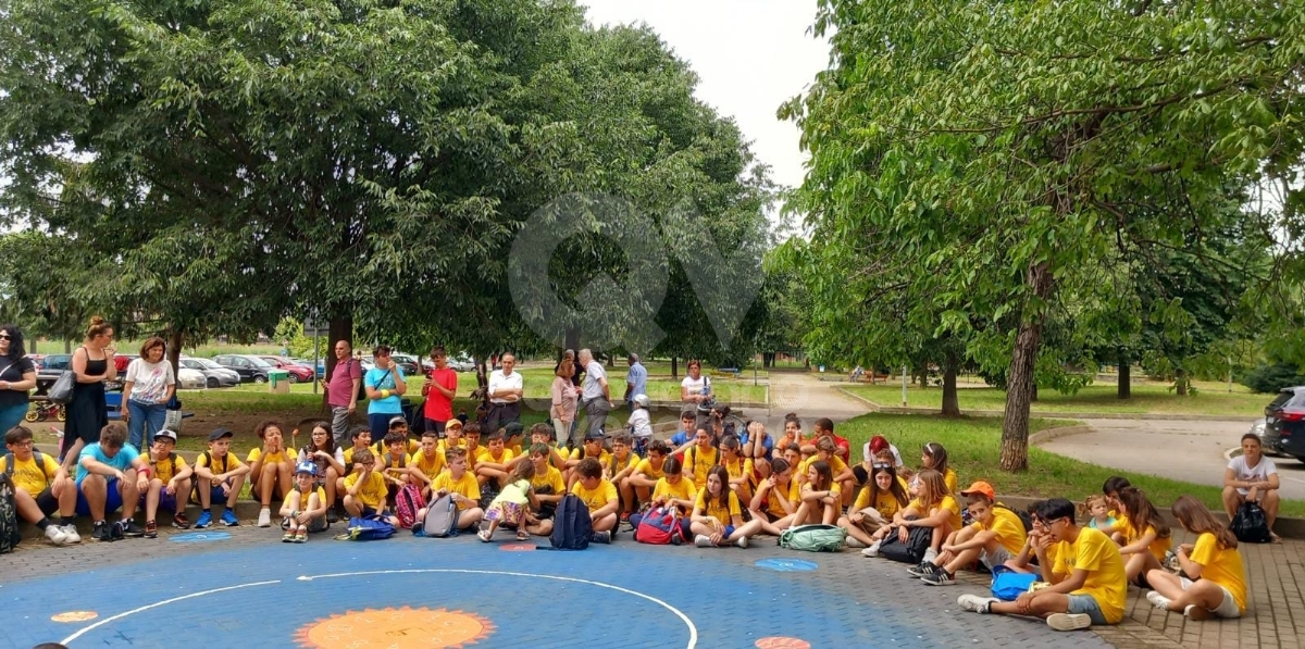 VENARIA - In via Petrarca il primo «parco giochi diffuso»: ideato dalle scuole «8 Marzo» e «Romero» - FOTO
