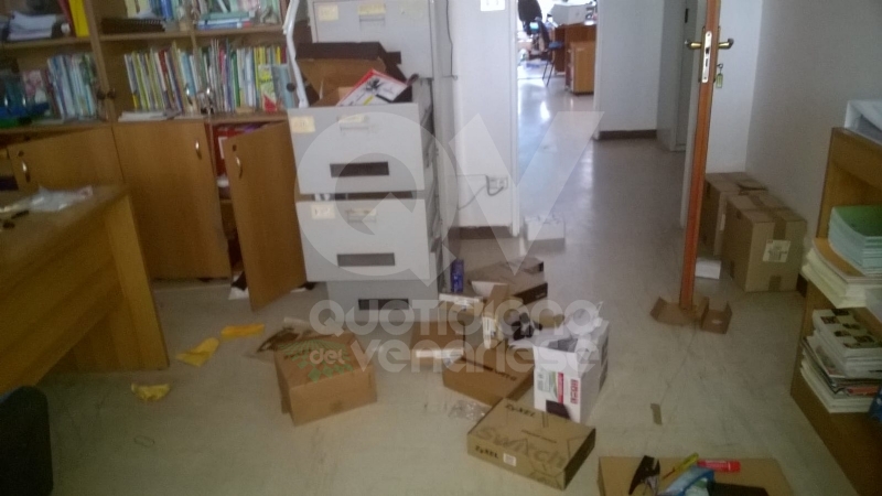 VENARIA - VANDALI ALLA DON MILANI - Schillaci (Pd): «Occorrono le telecamere» - FOTO
