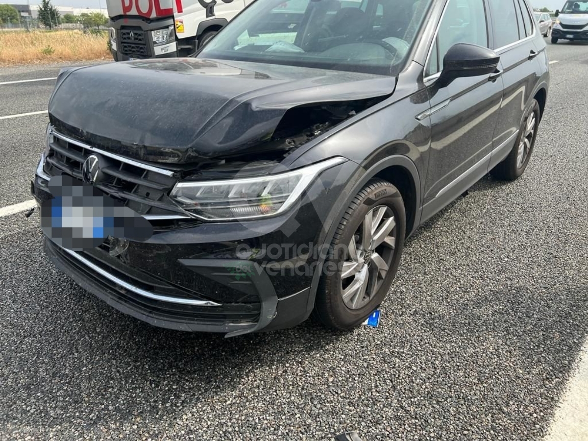 INCIDENTE IN TANGENZIALE A COLLEGNO - Code e caos dopo il tamponamento fra due auto - FOTO